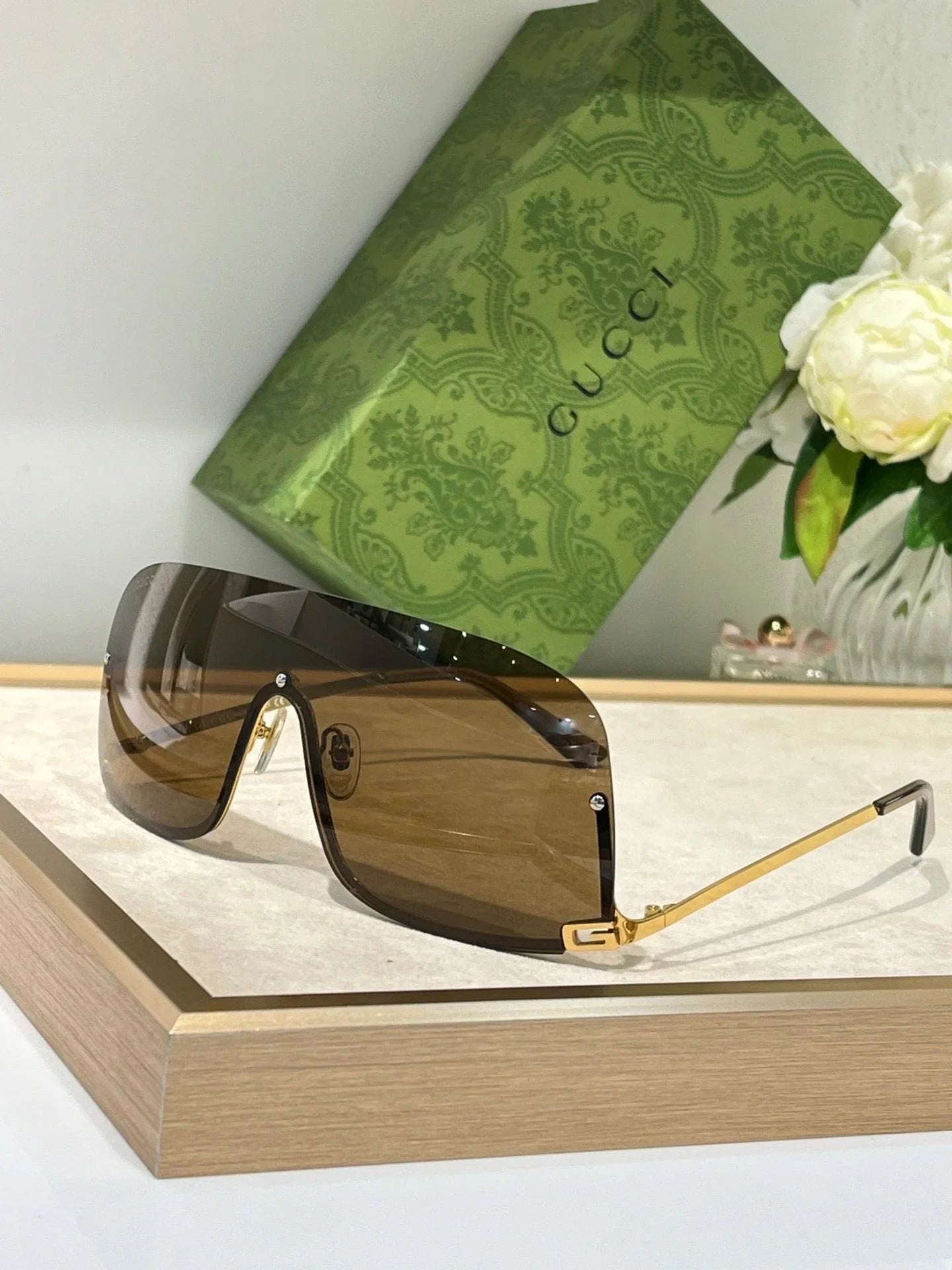 New Season Gucci GG1560S MASK-SHAPED FRAME Sunglasses ✨ - buyonlinebehappy