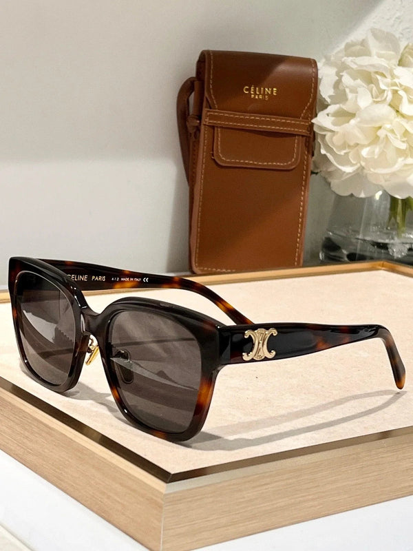 Celine TRIOMPHE CL 40222 F 74S Square Sunglasses  display picture 3