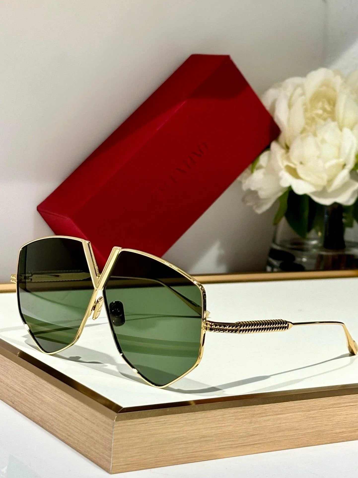 Valentino Garavani VLS-115-C-64 64mm Valentino V-Hexagon VLS-115A Sunglasses Pale Gold/Grey  main image 2