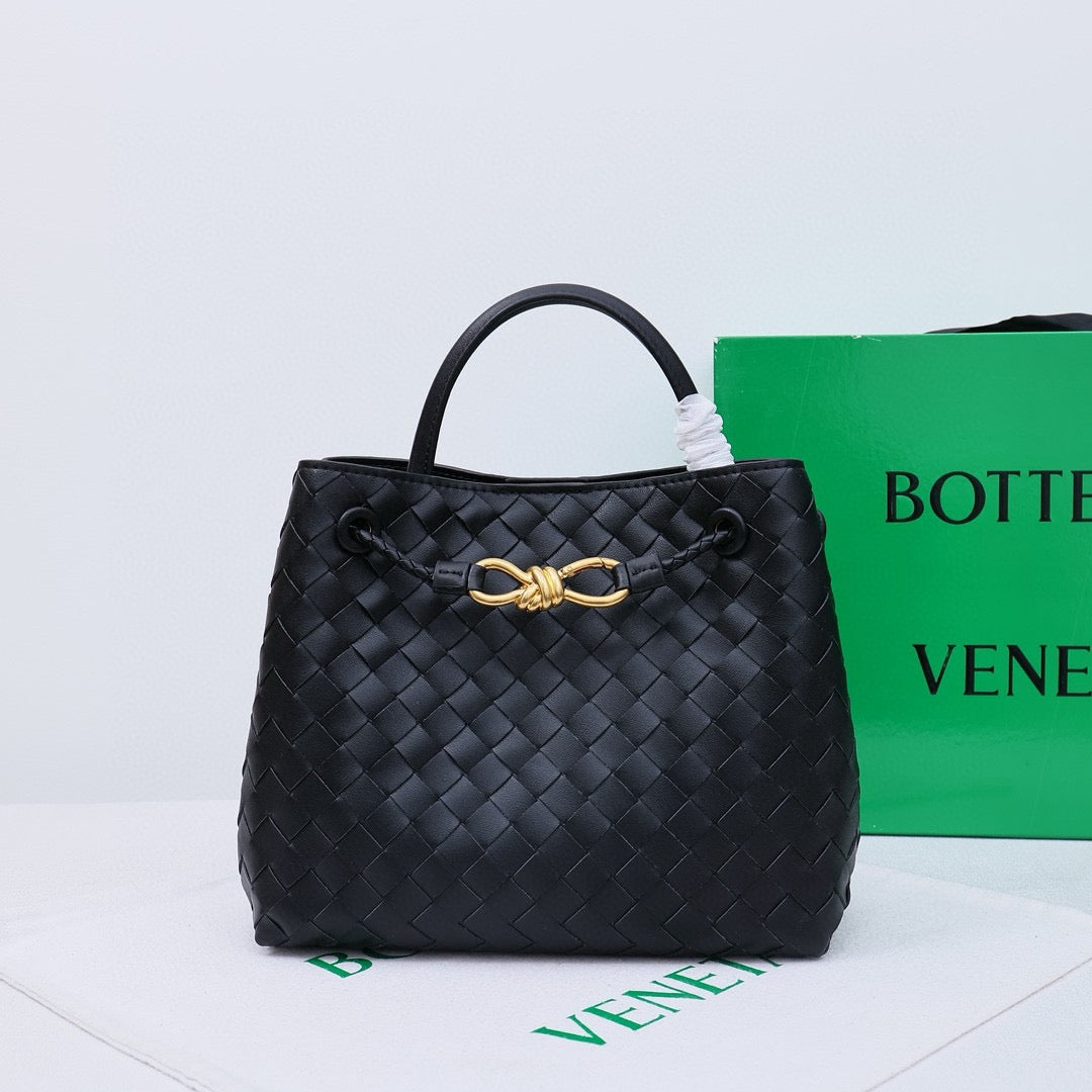 Bottega Veneta Medium Andiamo leather bag 💚 - onlinechics.com