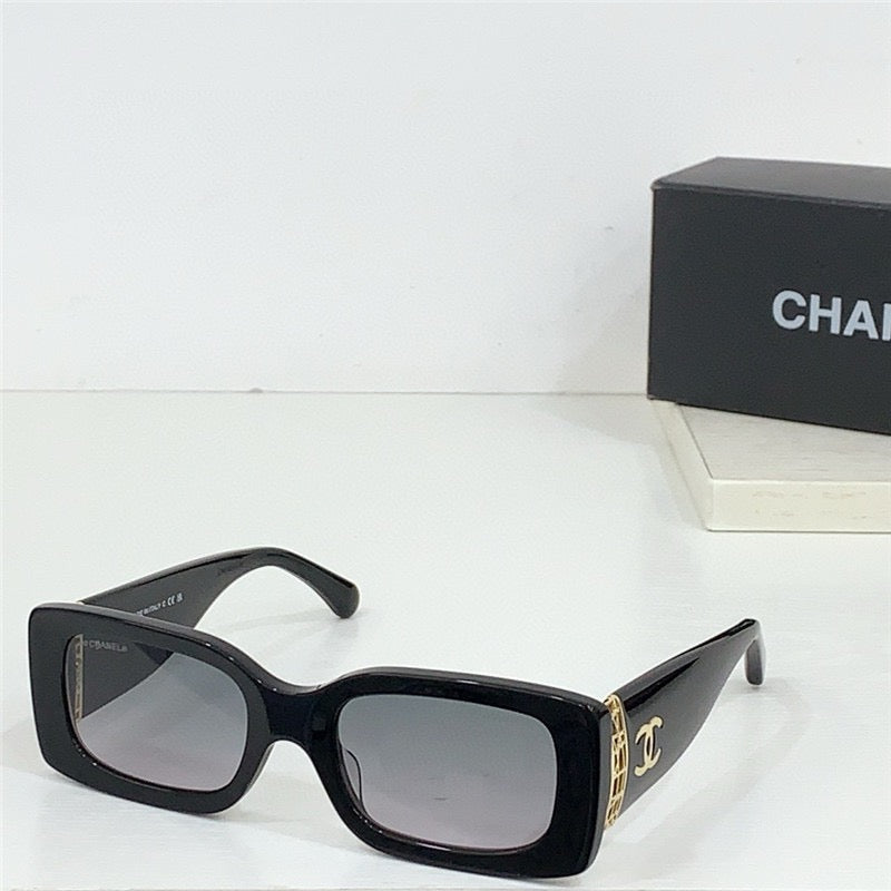 CHANEL 二面鏡 専用ケース付き CHANEL 二面鏡 専用ケース付き Amazon.co.jp: CHANEL Miroir