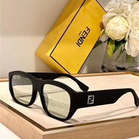 Fendi FE40117 Sunglasses Women's✨