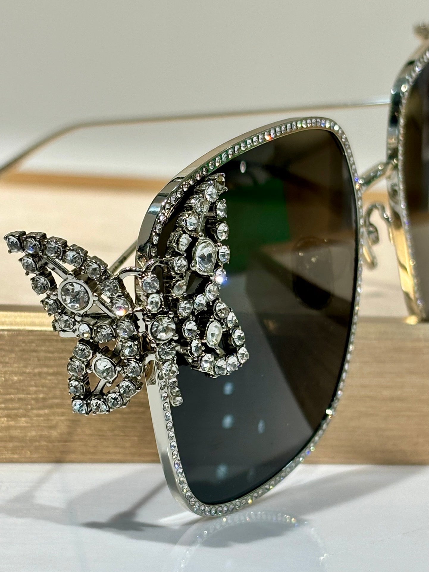 - DIOR DiorFantastica S1U Square Sunglasses with Swarovski® Crystals 💎 - buyonlinebehappy