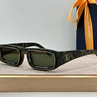 Louis Vuitton Z2388E Runway Super Vision Low Square Sunglasses ✨