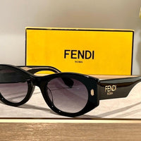 FENDI Roma FE40125 Sunglasses shape Women's✨