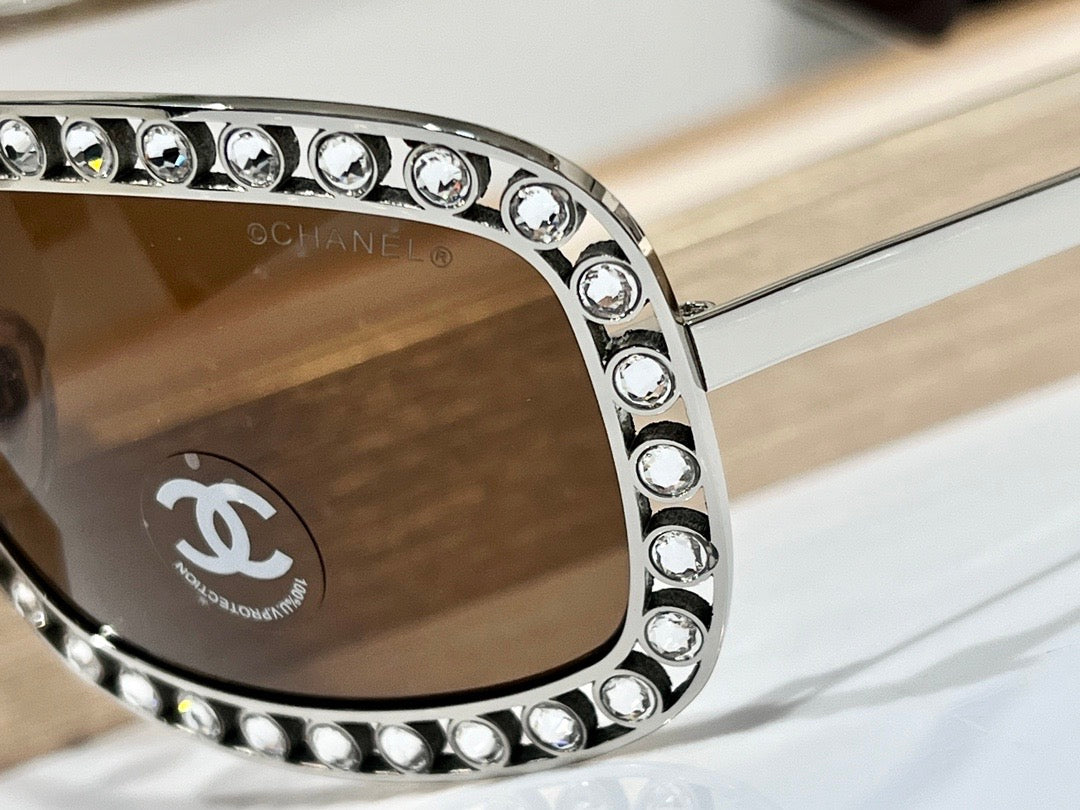 - CHANEL Shield Sunglasses A71558🖤 - buyonlinebehappy