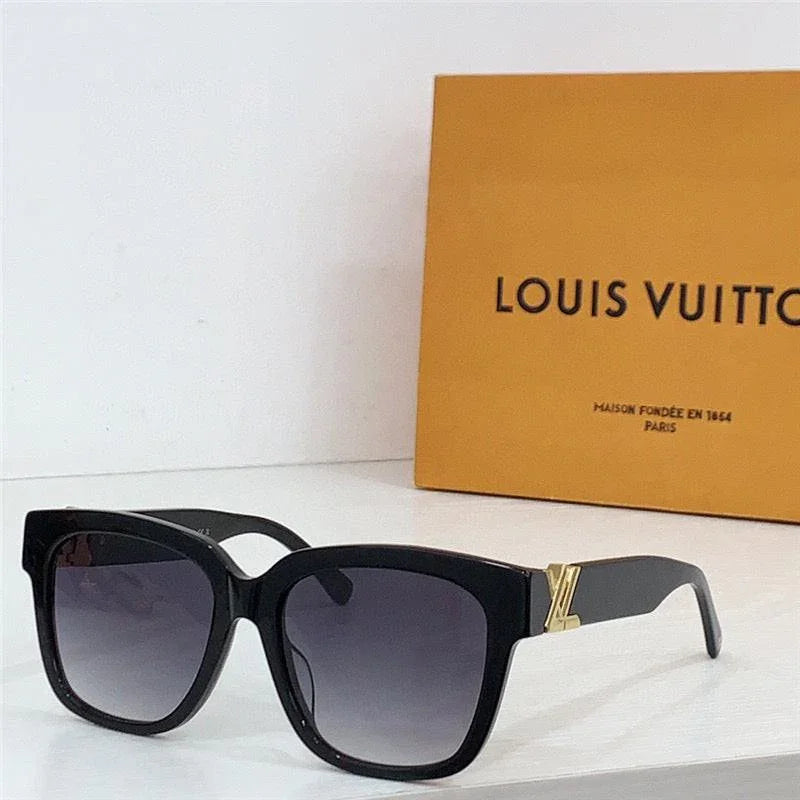 Louis Vuitton Z2120E LV-GO14 Square Sunglasses ✨