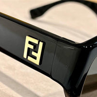 Fendi FE40117 Sunglasses Women's✨