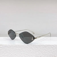 Fendi First FE6082US sunglasses in metal oval shape Women's✨