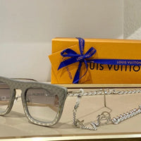 Louis Vuitton ultra rare LV1105 Chain Women's Sunglasses ✨