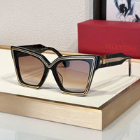 New Season $810 VALENTINO V - GRACE OVERSIZED CATEYE ACETATE FRAME Sunglasses✨