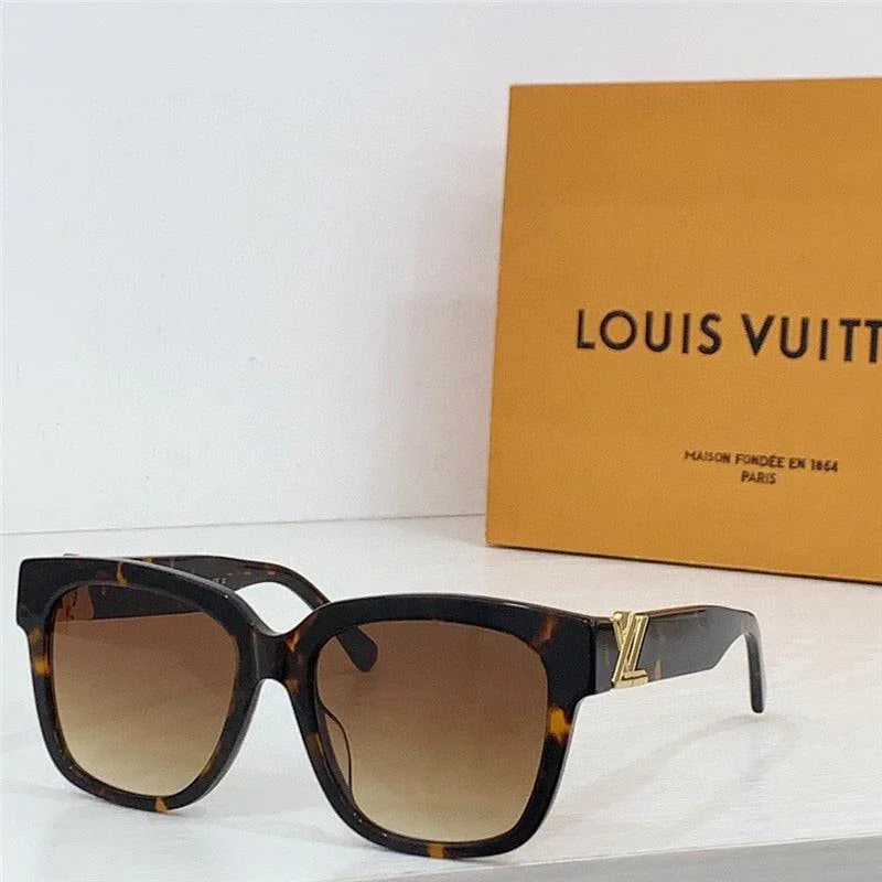 【美品】ルイヴィトン【LOUIS VUITTON】Z2120E サングラス LV GO-14 スクエア ブラック LVイニシャル メタルロゴ グラデーションレンズ オーバーサイズ アイウエア 眼鏡 メガネ LV TWIST SQUARE SUNGLASSES【Aランク】【中古】 LOUIS VUITTON - 【美品】ルイヴィトン【LOUIS VUITTON】Z2120E