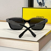 Fendi FE 40077I Men's Sunglasses✨