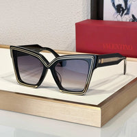 New Season $810 VALENTINO V - GRACE OVERSIZED CATEYE ACETATE FRAME Sunglasses✨
