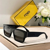 FENDI Roma FE40118 Sunglasses shape Women's✨