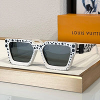 Louis Vuitton Z1910E LV Clash Low Square Sunglasses  ✨