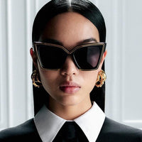 New Season $810 VALENTINO V - GRACE OVERSIZED CATEYE ACETATE FRAME Sunglasses✨