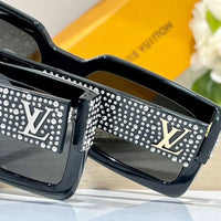 Louis Vuitton Z2396E Runway LV Clash Pearls & Strass Sunglasses✨