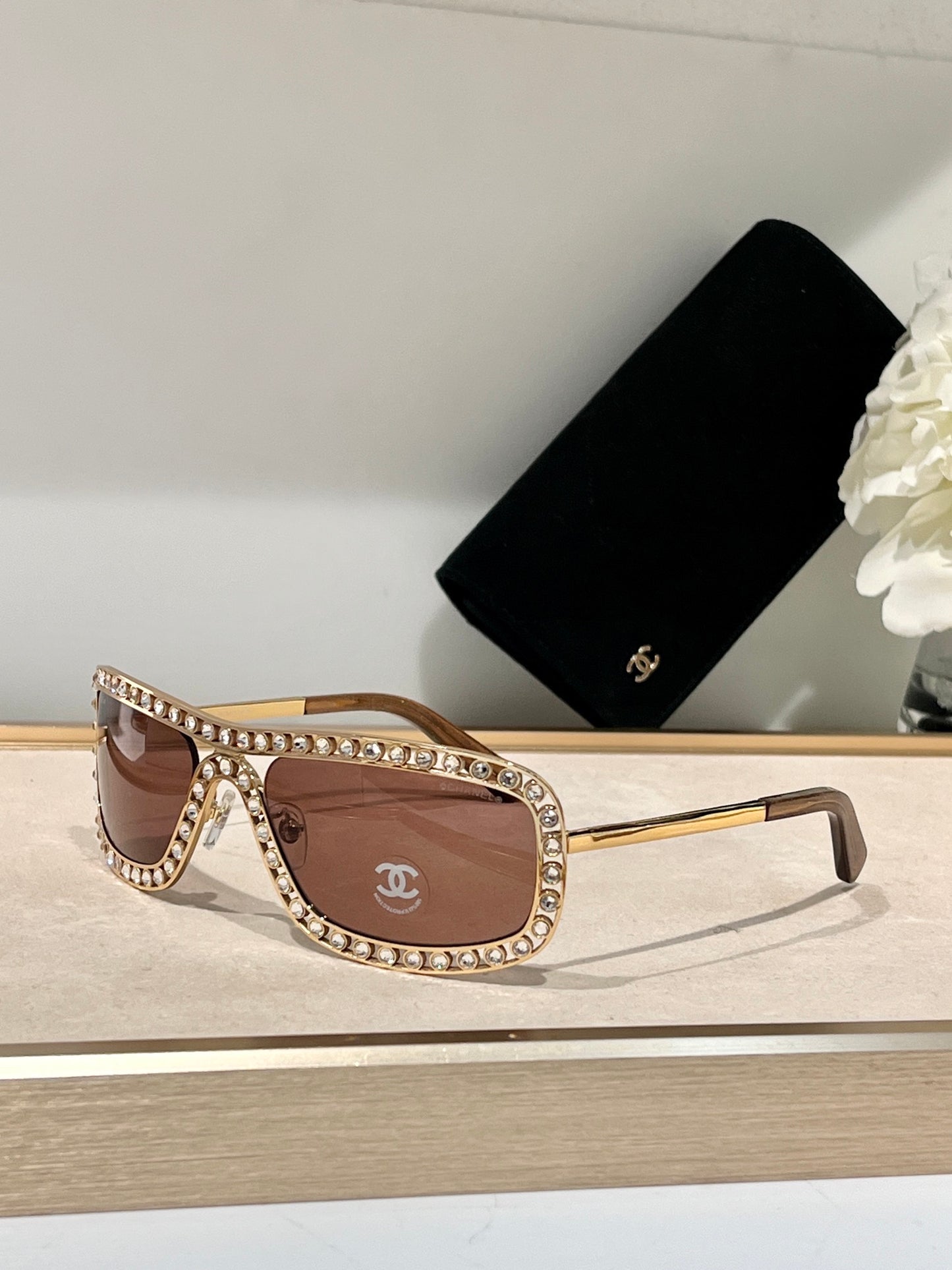 - CHANEL Shield Sunglasses A71558🖤 - buyonlinebehappy