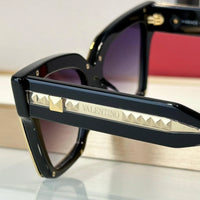 New Season $810 VALENTINO V - GRACE OVERSIZED CATEYE ACETATE FRAME Sunglasses✨