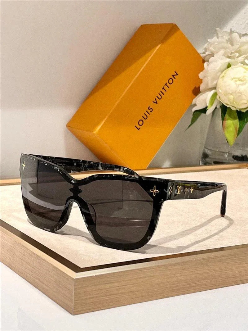 LOUIS VUITTON Z1844U LV Shadow Square Sunglasses ✨ — onlinechics