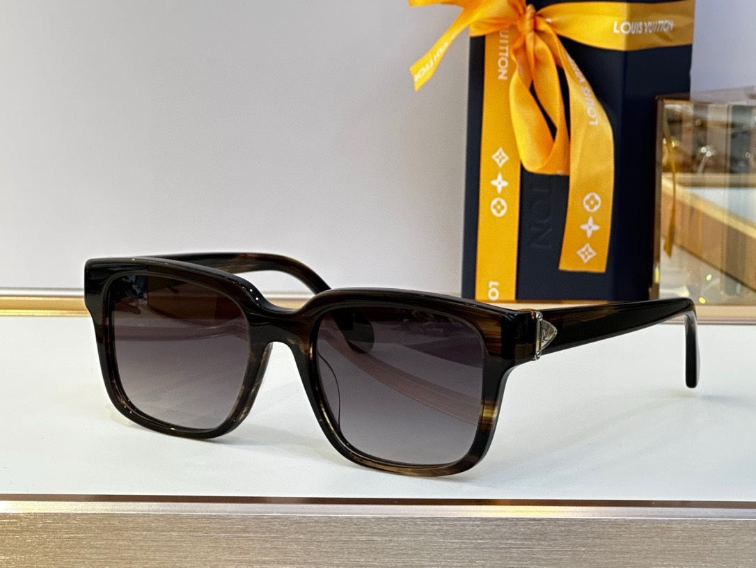 Z1785W Louis Vuitton Glide Square Sunglasses  ✨ - buyonlinebehappy