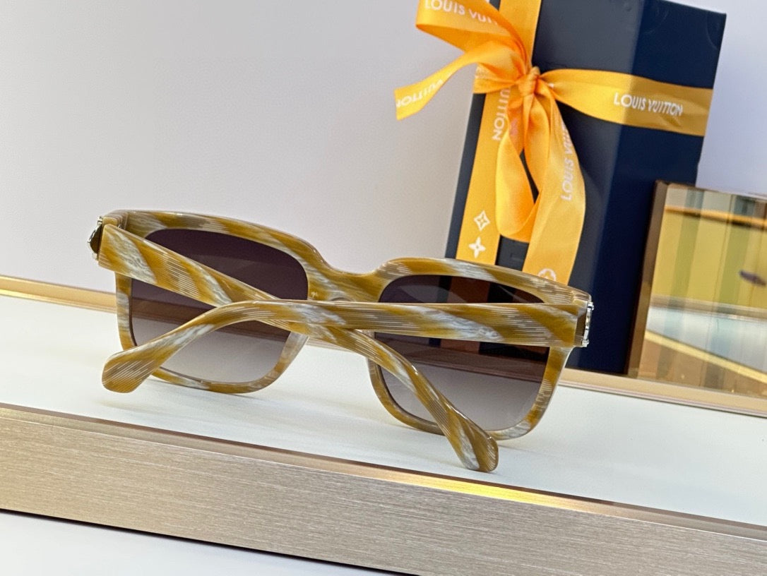 Z1785W Louis Vuitton Glide Square Sunglasses  ✨ - buyonlinebehappy