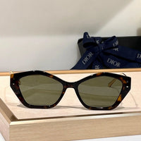 Christian Dior MISSDIOR S1U Butterfly Sunglasses ✨
