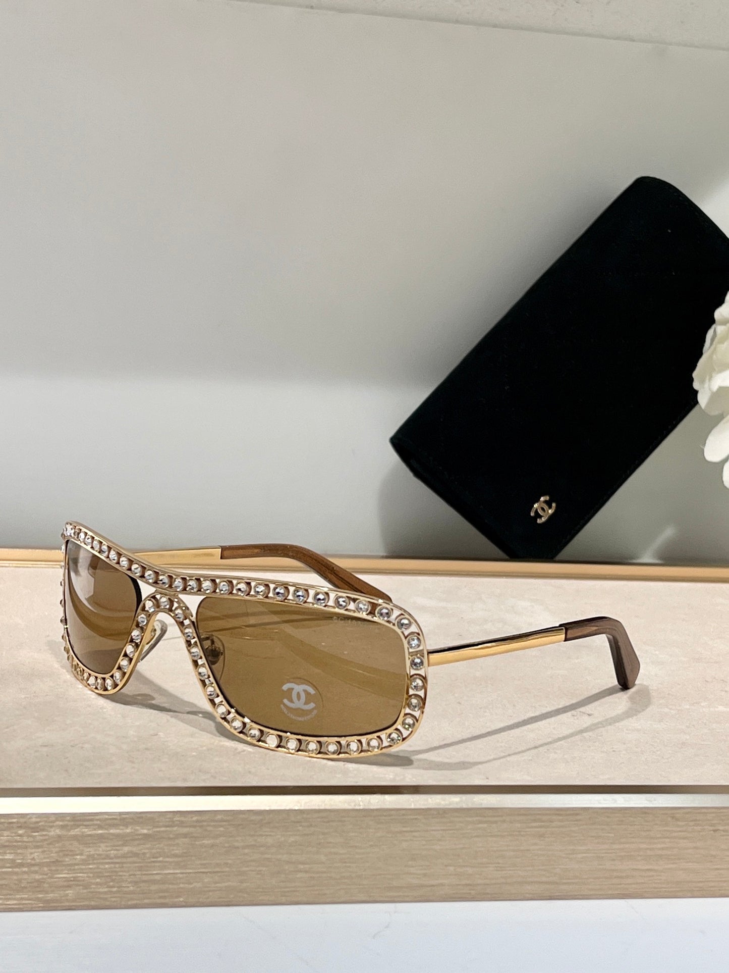 - CHANEL Shield Sunglasses A71558🖤 - buyonlinebehappy