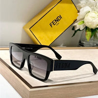 FENDI Roma FE40118 Sunglasses shape Women's✨