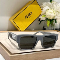 FENDI Roma FE40118 Sunglasses shape Women's✨