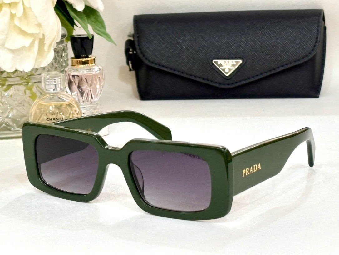 PRADA SPRA07S Sunglasses 🟥