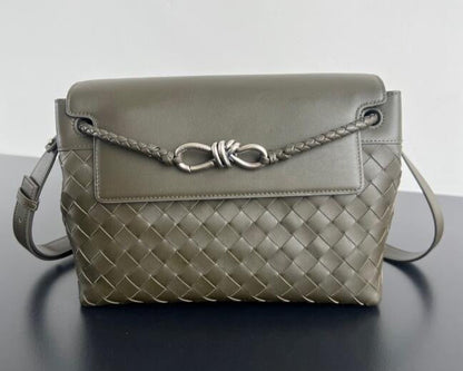 Bottega Veneta  Small Andiamo Messenger Bag in Intrecciato Leathers 💚 - onlinechics.com