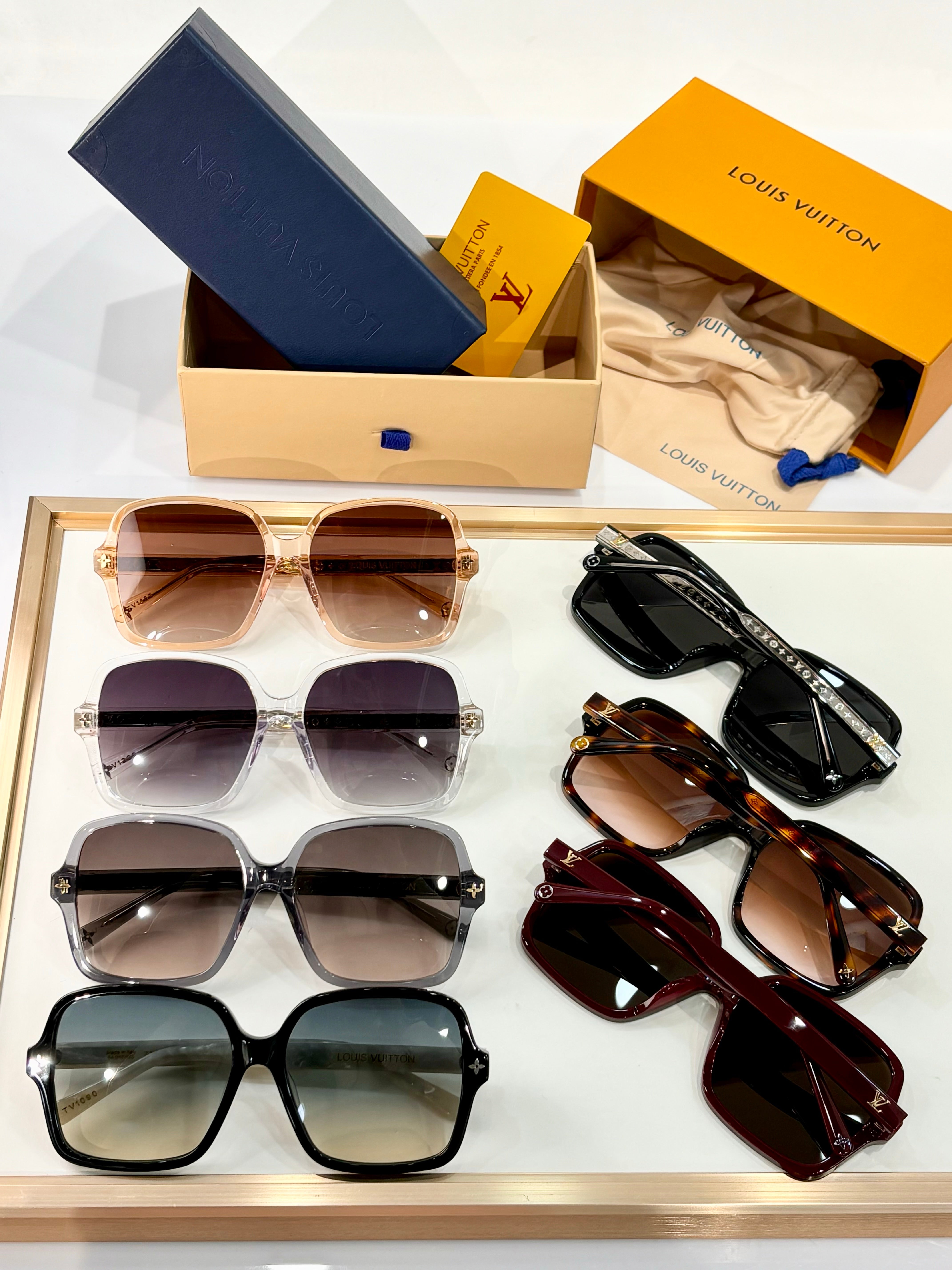 Louis Vuitton Z2917W LV Aura Square Sunglasses Louis Vuitton Z2917W LV Aura Square Sunglasses