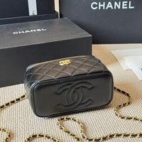 CHANEL Vanity Chanel White Chain Shoulder Bag  ✨