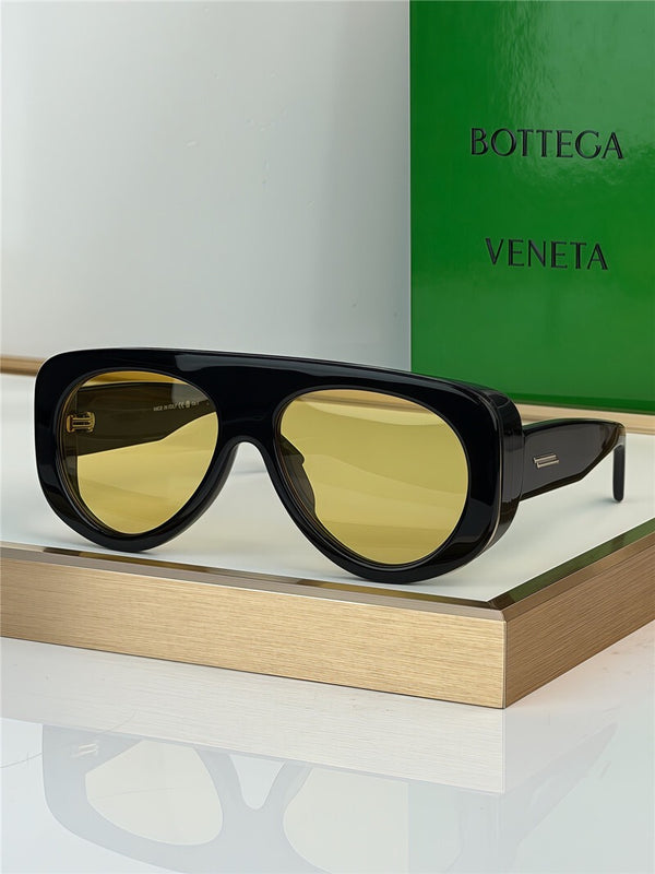 BOTTEGA VENETA BV1362S 005 - As Seen On Rihanna 💚