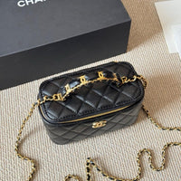 CHANEL Vanity Chanel White Chain Shoulder Bag  ✨