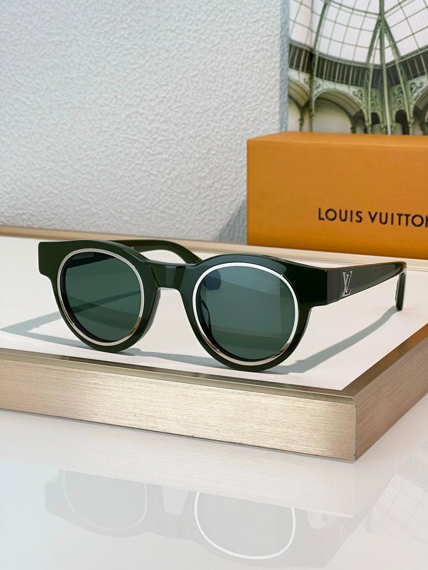Louis Vuitton Z2506U LV Legacy Round Sunglasses ✨ — onlinechics display picture 2