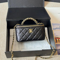 CHANEL Vanity Chanel White Chain Shoulder Bag  ✨