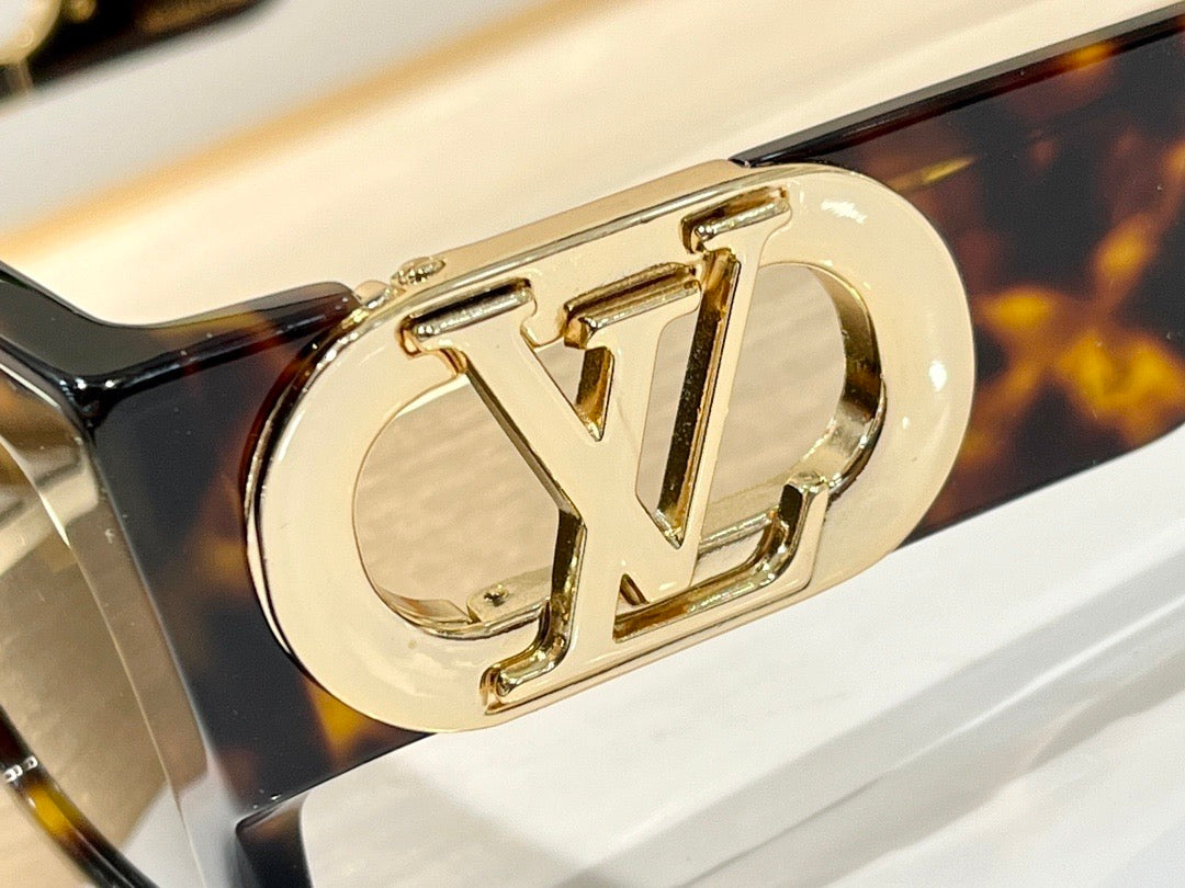 Louis Vuitton Z1478W LV LINK SQUARE Sunglasses  ✨ - onlinechics.com