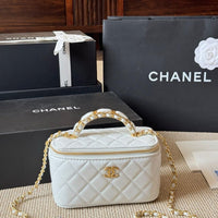 CHANEL Vanity Chanel White Chain Shoulder Bag  ✨