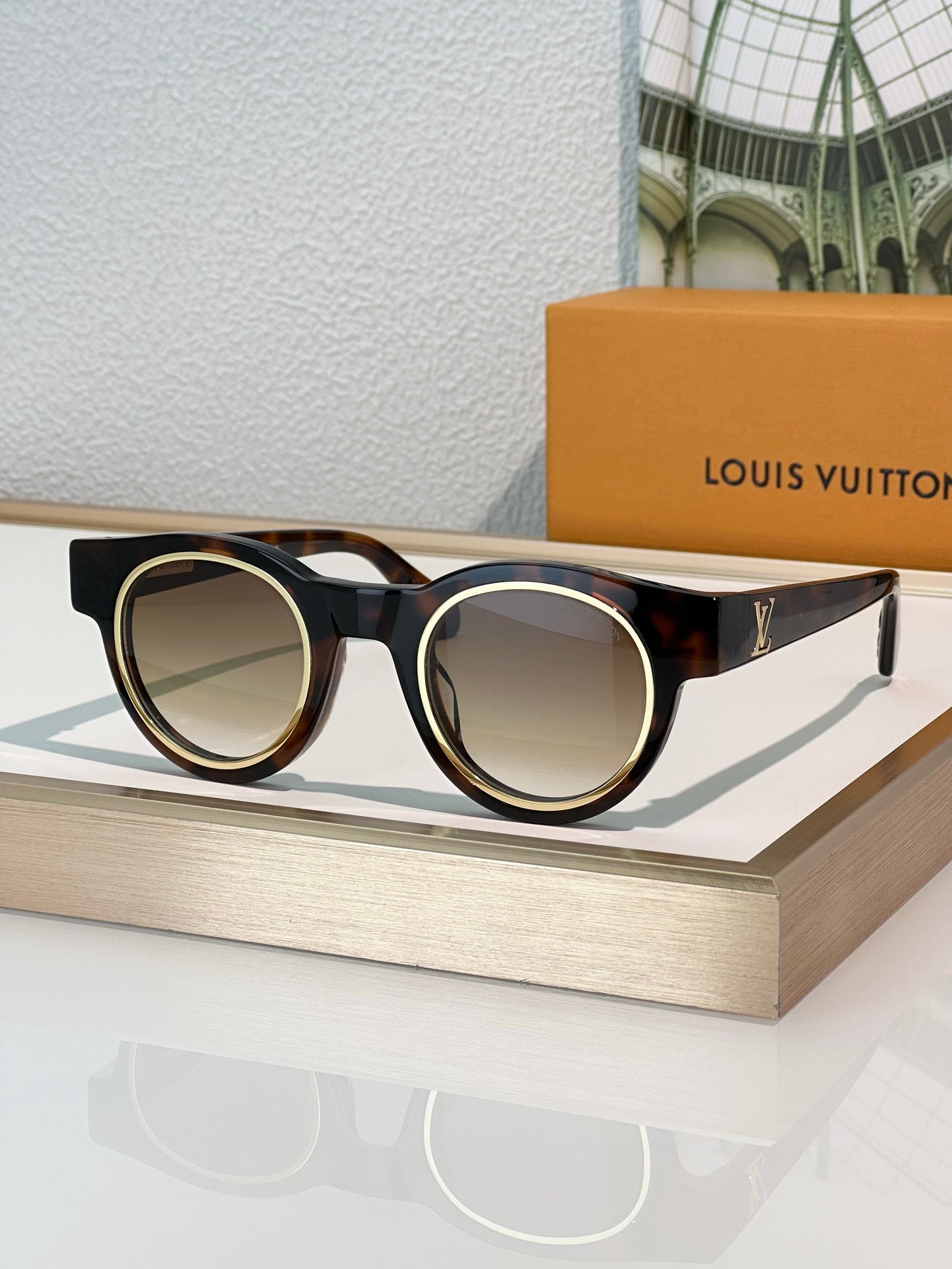 Louis Vuitton Z2506U LV Legacy Round Sunglasses ✨