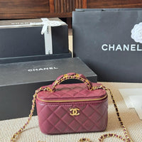 CHANEL Vanity Chanel White Chain Shoulder Bag  ✨