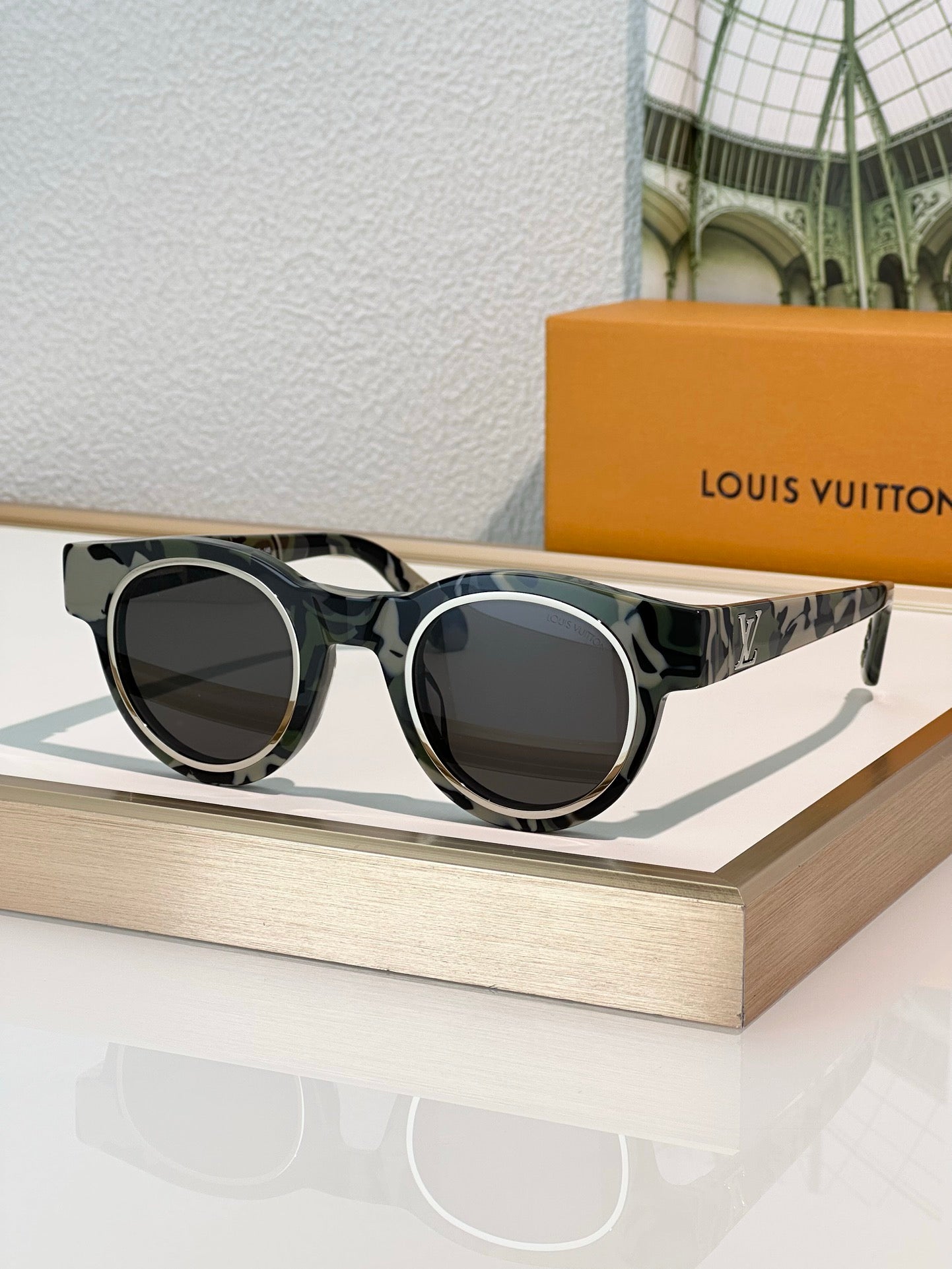 Louis Vuitton Z2506U LV Legacy Round Sunglasses ✨