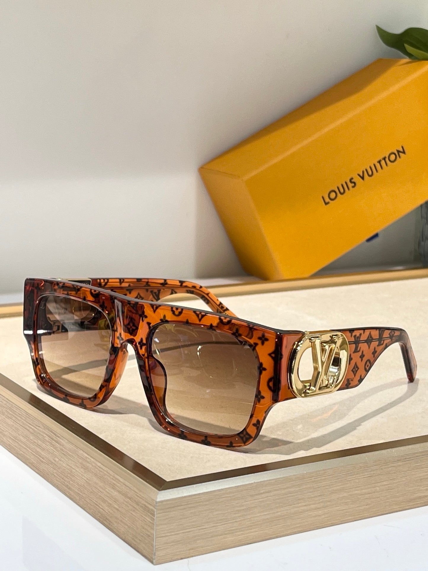 Louis Vuitton Z1478W LV LINK SQUARE Sunglasses  ✨ - onlinechics.com