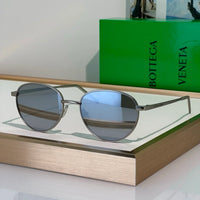 BOTTEGA VENETA BV1966S 001 - As Seen On Ali Larter Sunglasses💚