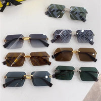FENDI FF Logo Rectangle FE40043U Sunglasses✨