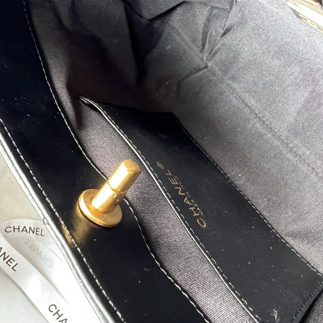 CHANEL HOBO HANDBAG NEW 2024 Collection ✨ - onlinechics.com