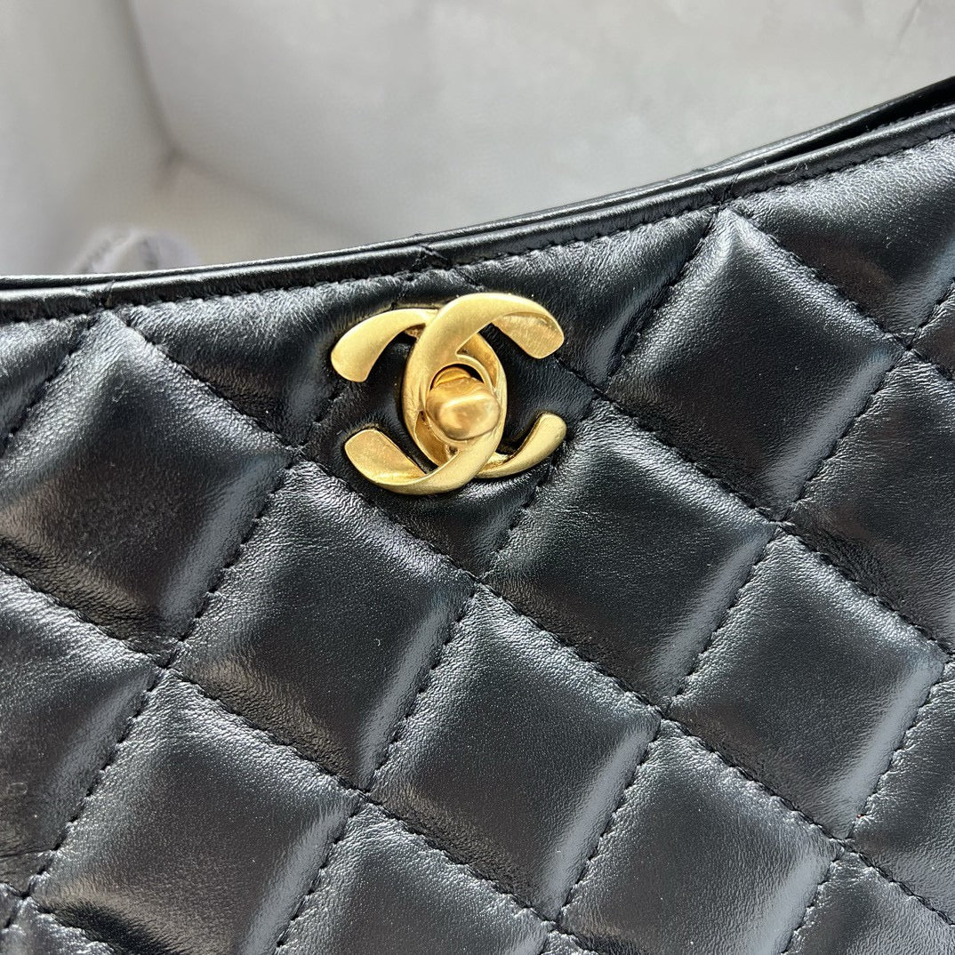 CHANEL HOBO HANDBAG NEW 2024 Collection ✨ - onlinechics.com