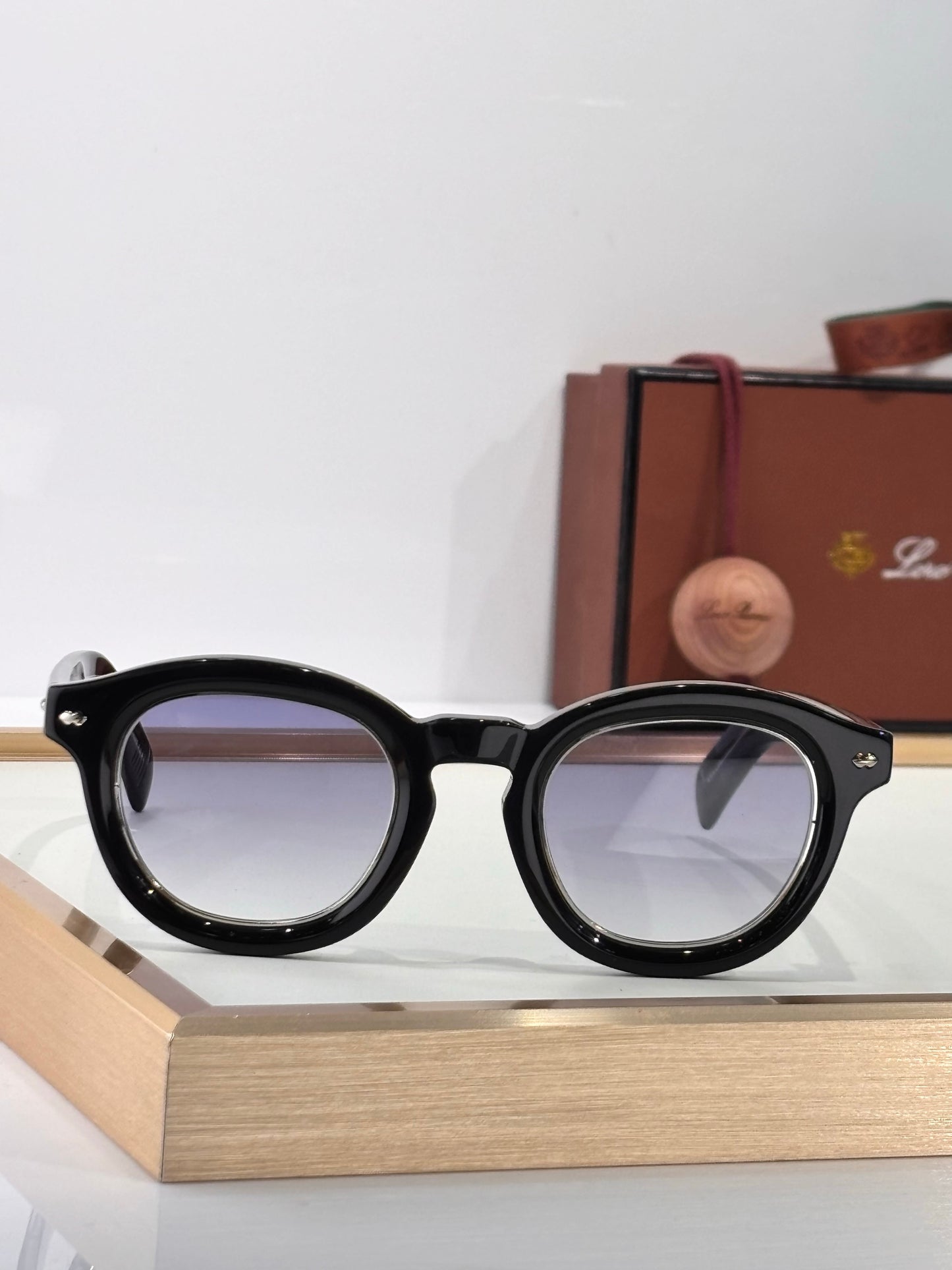 -  Loro Piana Traveller  Unisex Sunglasses 🍂 - onlinechics.com